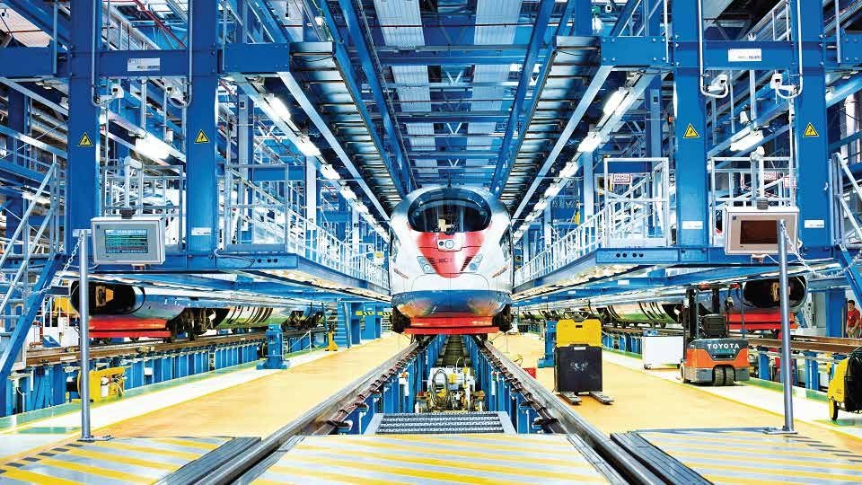Rail vehicle manufacturing hall